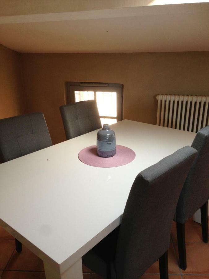 Le Petit Nid Des Arenes Apartment Безие Екстериор снимка