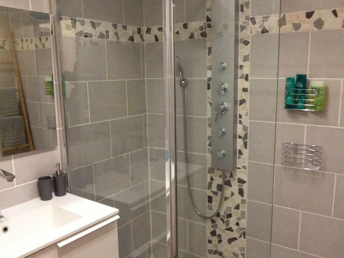 Le Petit Nid Des Arenes Apartment Безие Екстериор снимка