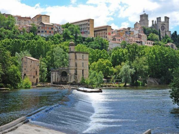 Le Petit Nid Des Arenes Apartment Безие Екстериор снимка