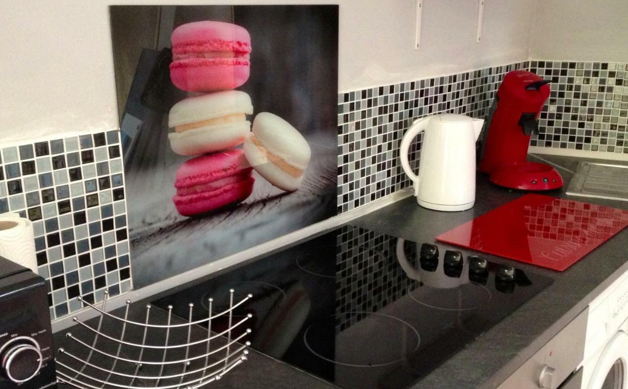 Le Petit Nid Des Arenes Apartment Безие Екстериор снимка